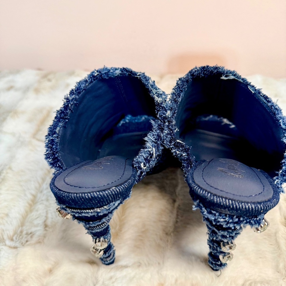 Cape Robbin Denim 4" Heels Frayed Denim Fabric Straps & Crystal Studs Mules - Picture 6 of 8
